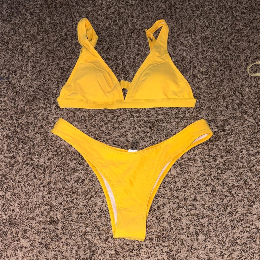 Cupshe Bright Yellow Padded Bikini Set, NEVER WORN
